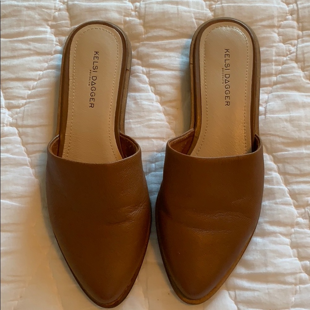 Kelsi Dagger Brooklyn Armory wedge slide